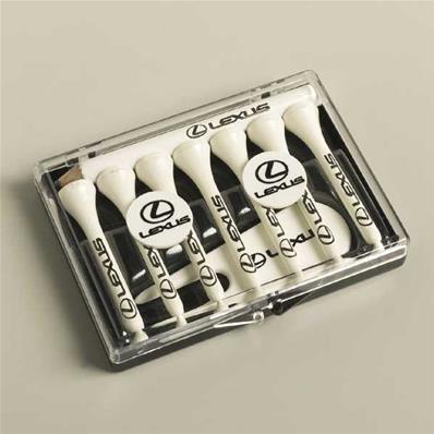 Boîte 7 tees, 2 marqueurs, 1 relève pitch, 1 crayon