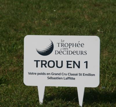 Panneau de Concours Trou en 1